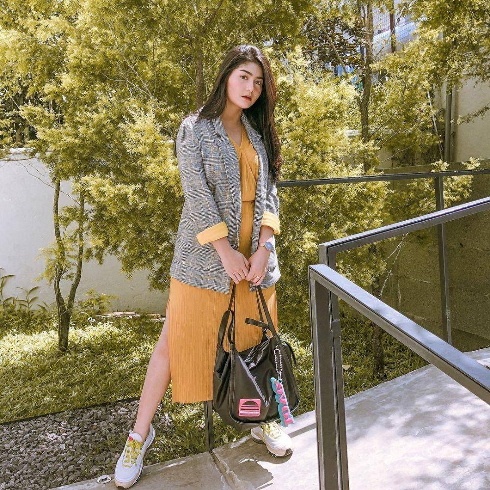 instagram.com/debisagita