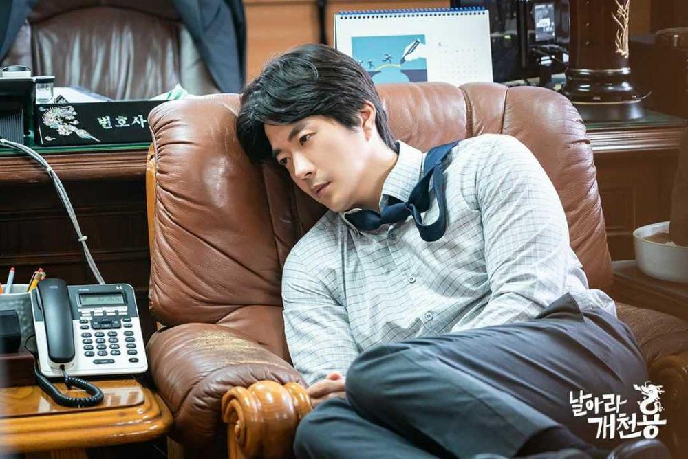 9 Potret Kwon Sang Woo yang Main KDrama Terbaru 'Delayed Justice'