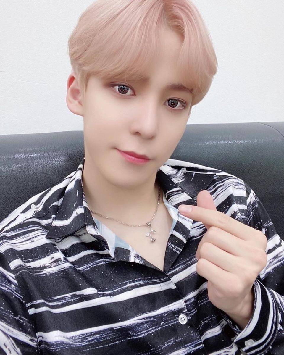 instagram.com/ateez_official_