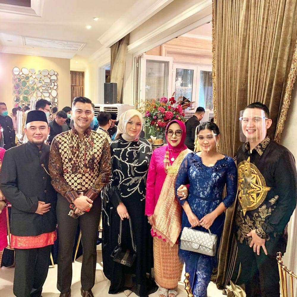 instagram.com/rinadianatri