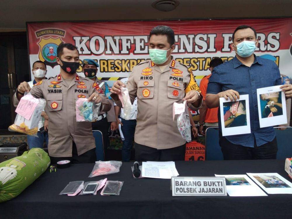 Barang bukti yang didapat oleh pihak kepolisian terkait kasus pembunuhan dan pemerkosaan paman sendiri di Medan (Dok. Istimewa)