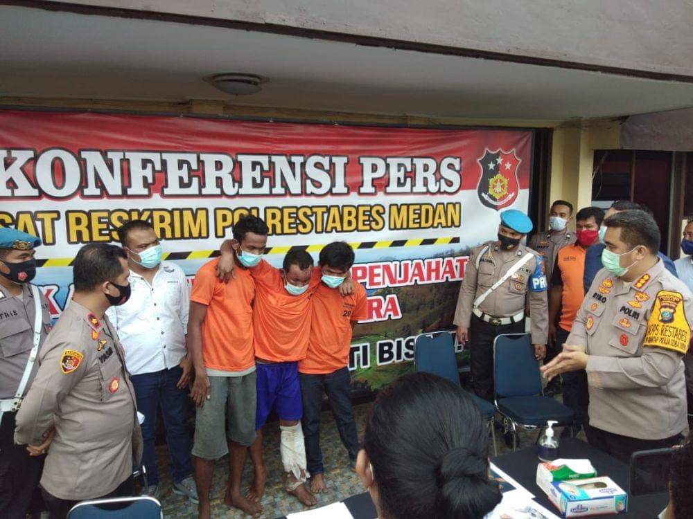 Para tersangka yang ditangkap atas kasus pembunuhan dan pemerkosaan oleh paman sendiri di kota Medan (Dok. Istimewa)