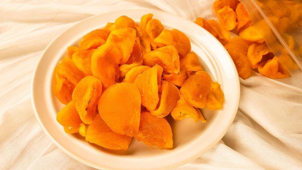 Buah kesemek yang sudah dikeringkan. pixabay.com/ally j