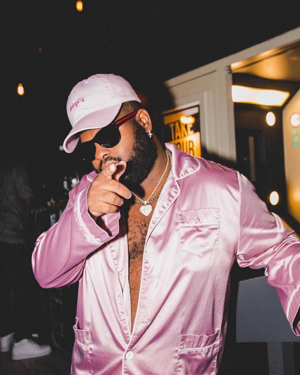 Instagram.com/pinksweats