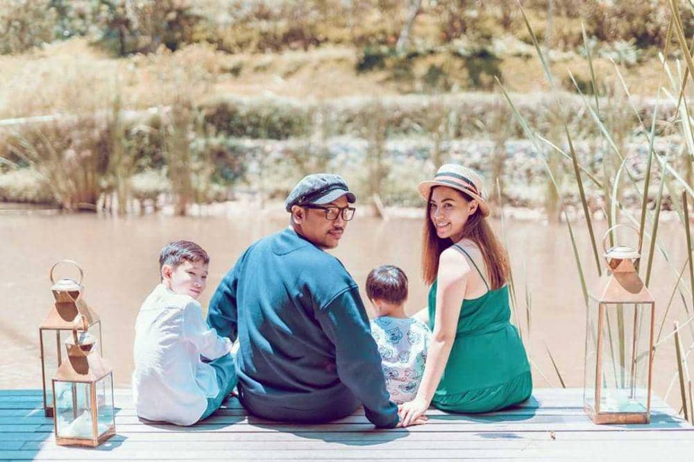 Jarang Disorot, 10 Potret Sammy Simorangkir yang Sayang Keluarga