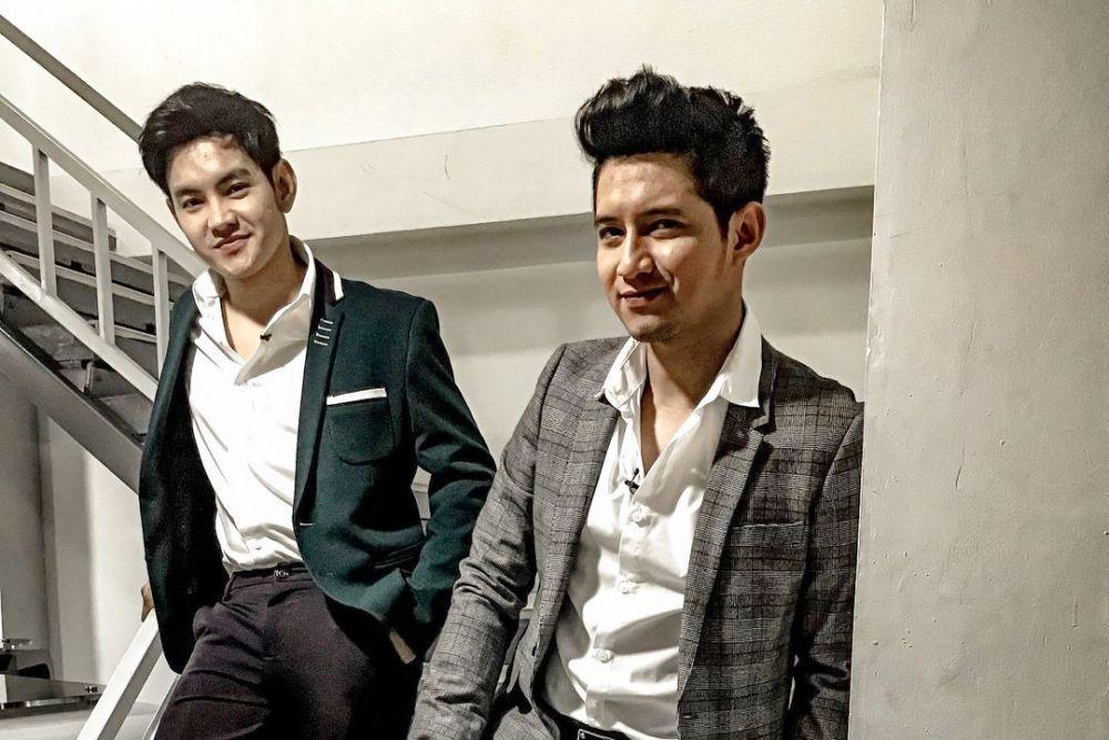 Sama-sama Artis, 10 Potret Kakak Beradik Chand Kelvin & Aditya Suryo