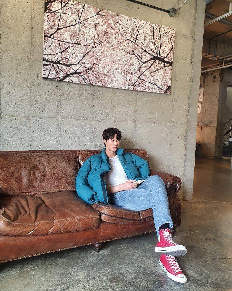 instagram.com/byeonwooseok
