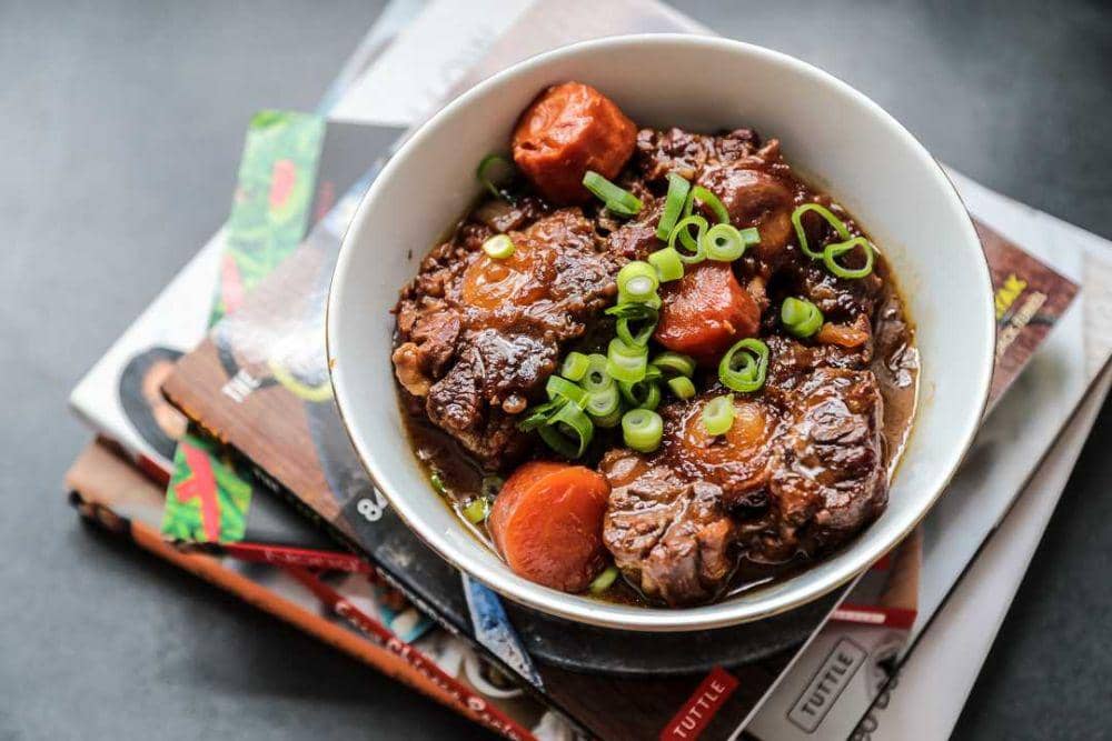 Resep Buntut Sapi Kuah Pedas, Gurih dan Pedasnya Mantap!