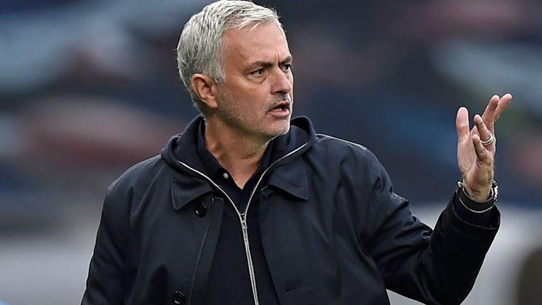 Mourinho Digoda Gaji Fantastis Klub Arab Saudi