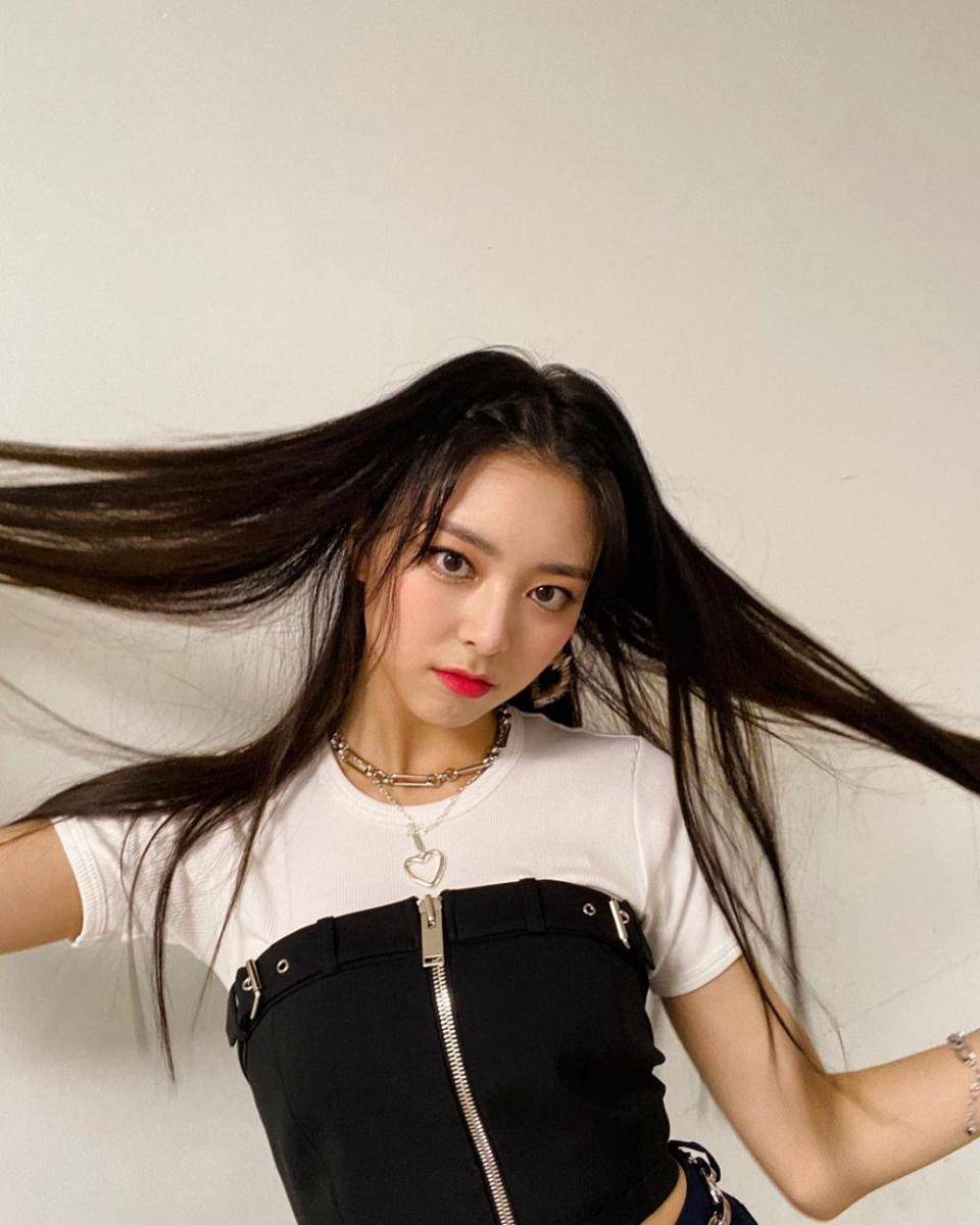 Instagram.com/itzy.all.in.us
