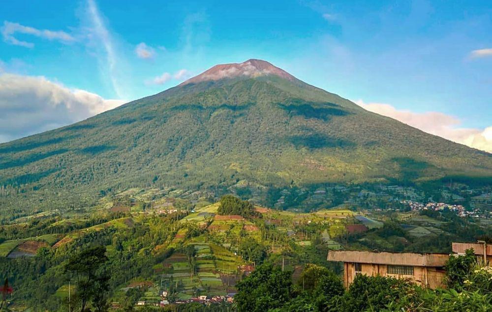 7 Jalur Pendakian Gunung Slamet Dari yang Tersulit Hingga Paling Mudah