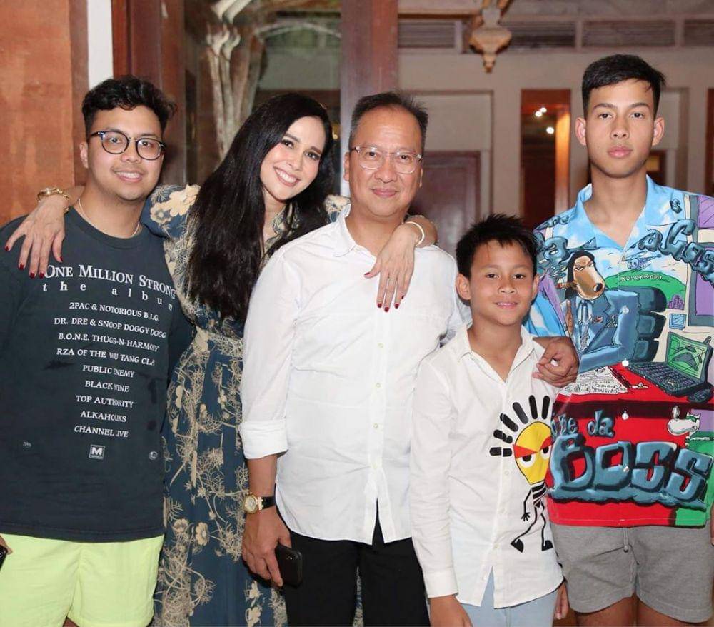 instagram.com/loemongga