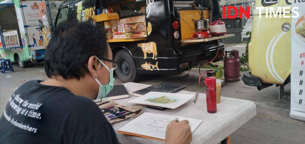 Komunitas Urban Sketcher Medan lakukan pertemuan untuk kembangkan kreatifitas (IDN Times/Indah Permata Sari)
