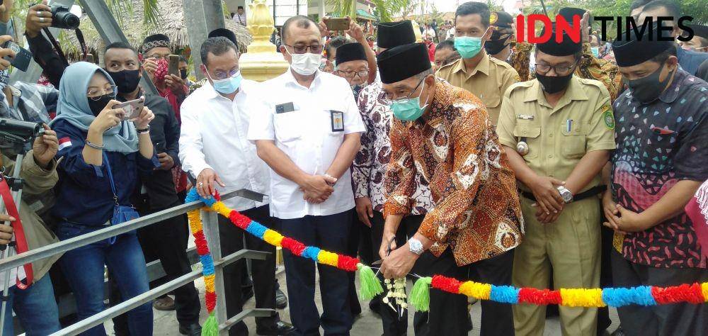 Idham Samawi resmikan jembatan gantung Nawacita Dusun Tegaldawa, Desa Bantul kini disulap menjadi destinasi wisata baru di Bantul. IDN Times/Daruwaskita