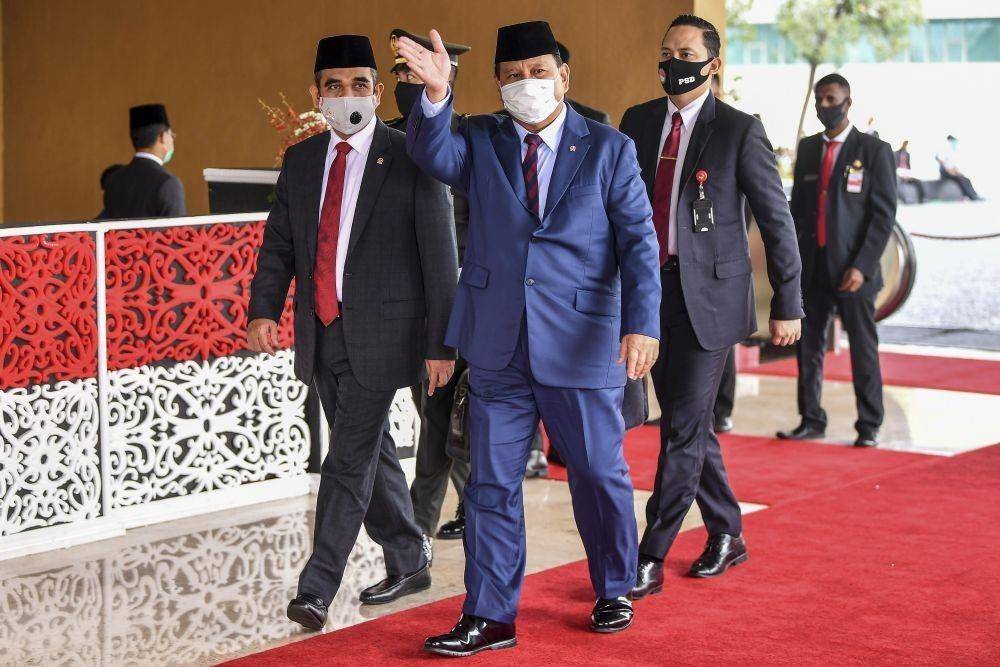 Menhan Prabowo Subianto ketika tiba di gedung DPR (ANTARA FOTO/Galih Pradipta)