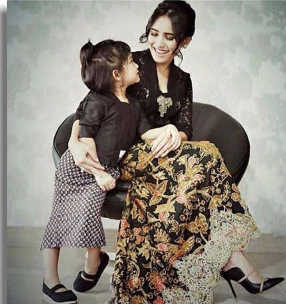 instagram.com/ayutingting92