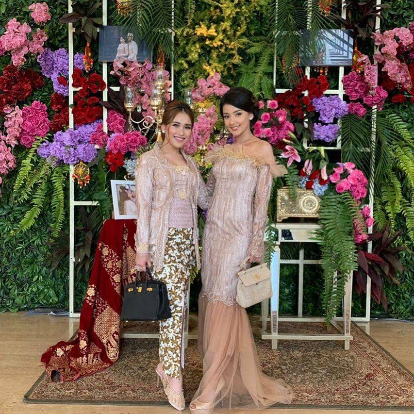 instagram.com/ayutingting92