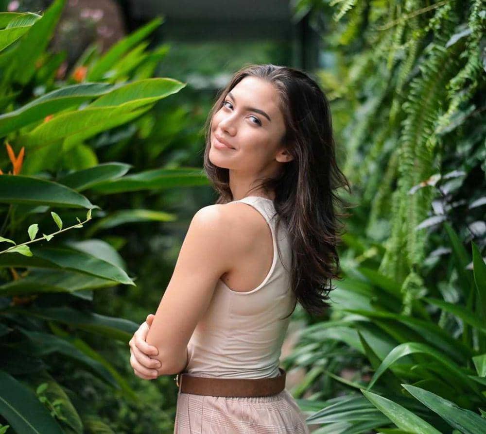 instagram.com/angelagilsha