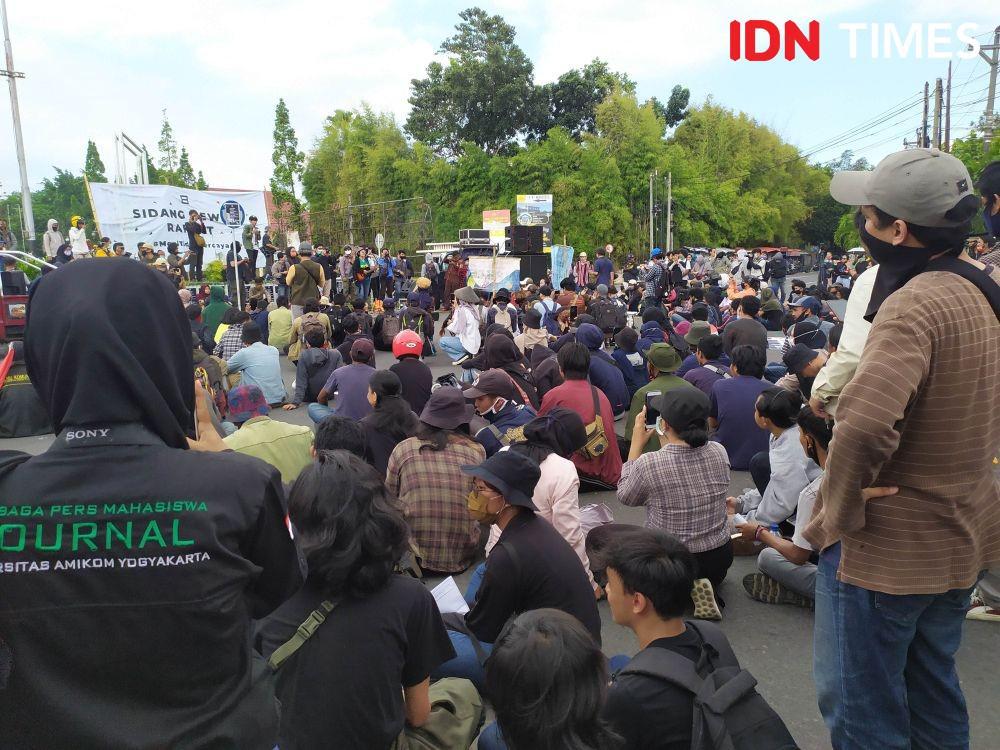 Suarakan Mosi Tidak Percaya, Massa Aksi Canangkan Dewan Rakyat