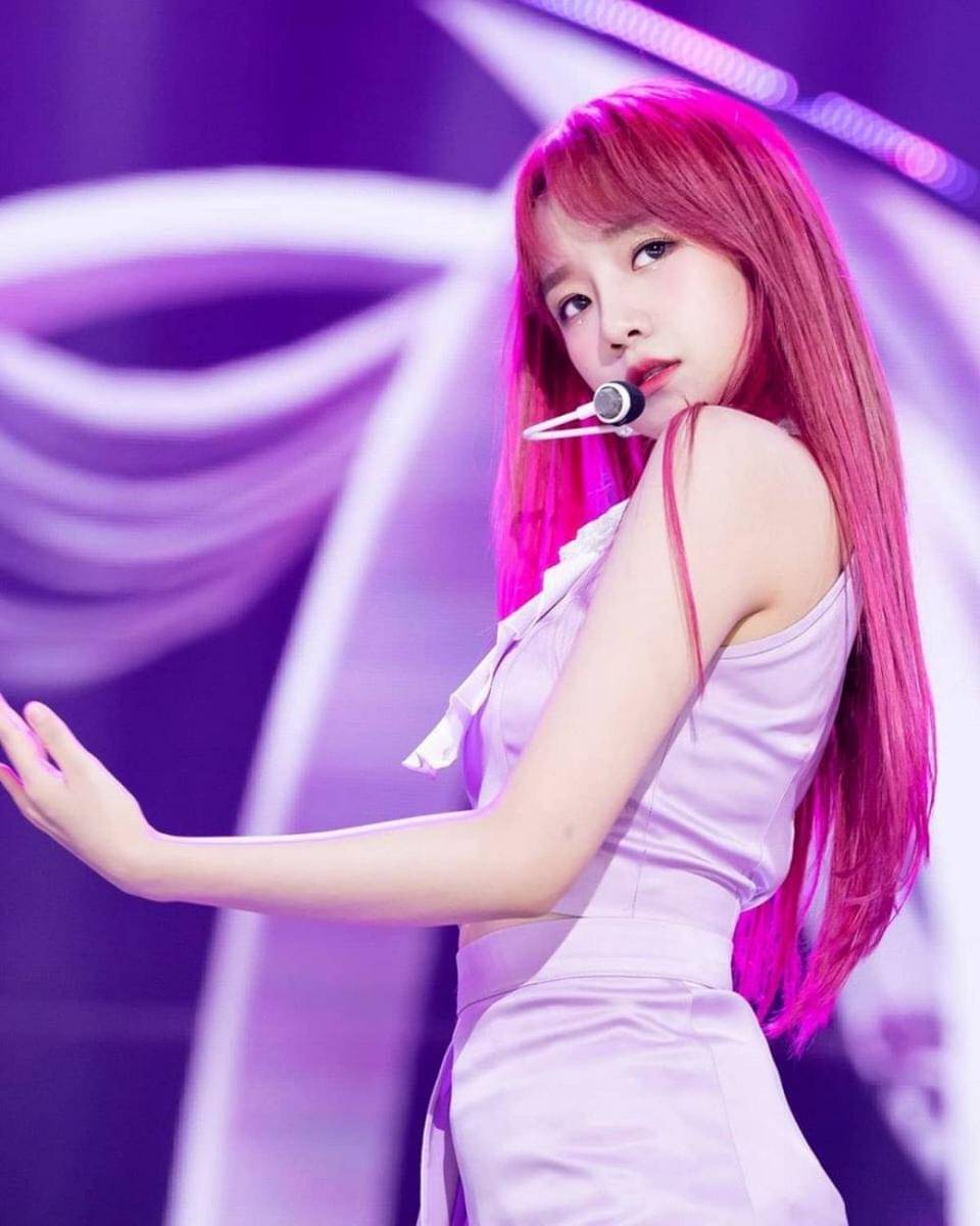 Instagram.com/yuri__izone