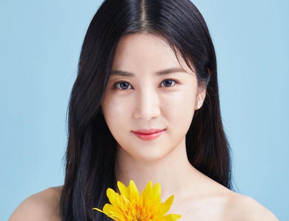 Penuh Karisma, 10 Pesona Park Chorong yang Awet Muda di Usia 29 Tahun