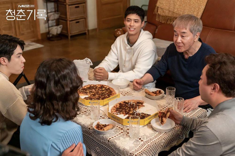 9 Ilmu Parenting dari Drama 'Record of Youth', Bisa Jadi Panutan!