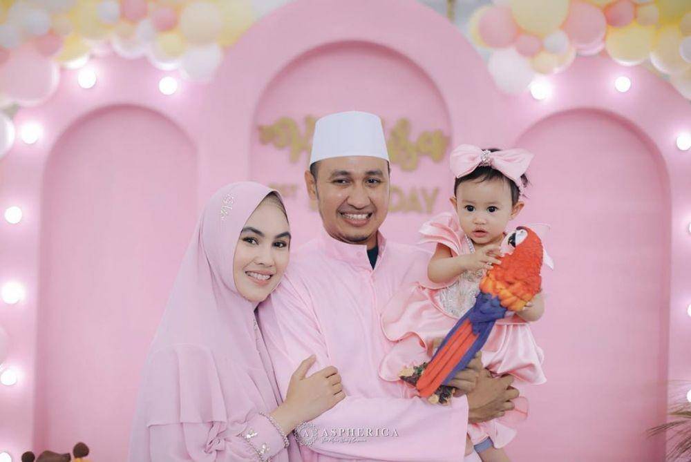 Instagram.com/kartikaputriworld