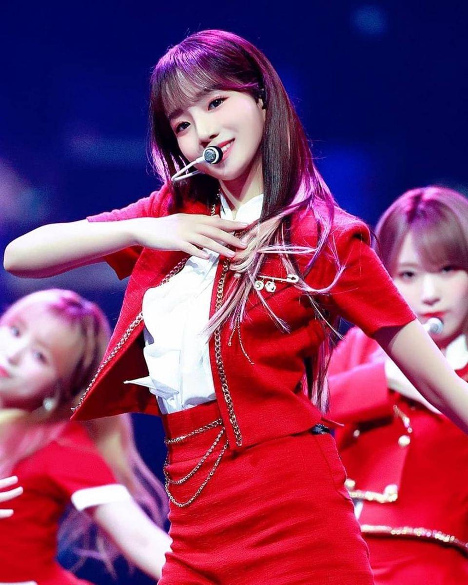 Instagram.com/yuri__izone