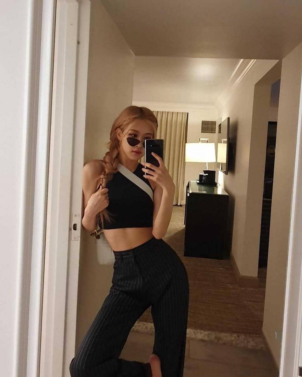 instagram.com/roses_are_rosie