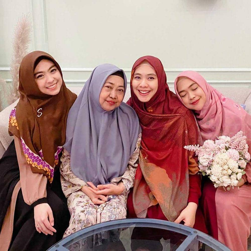 instagram.com/okisetianadewi