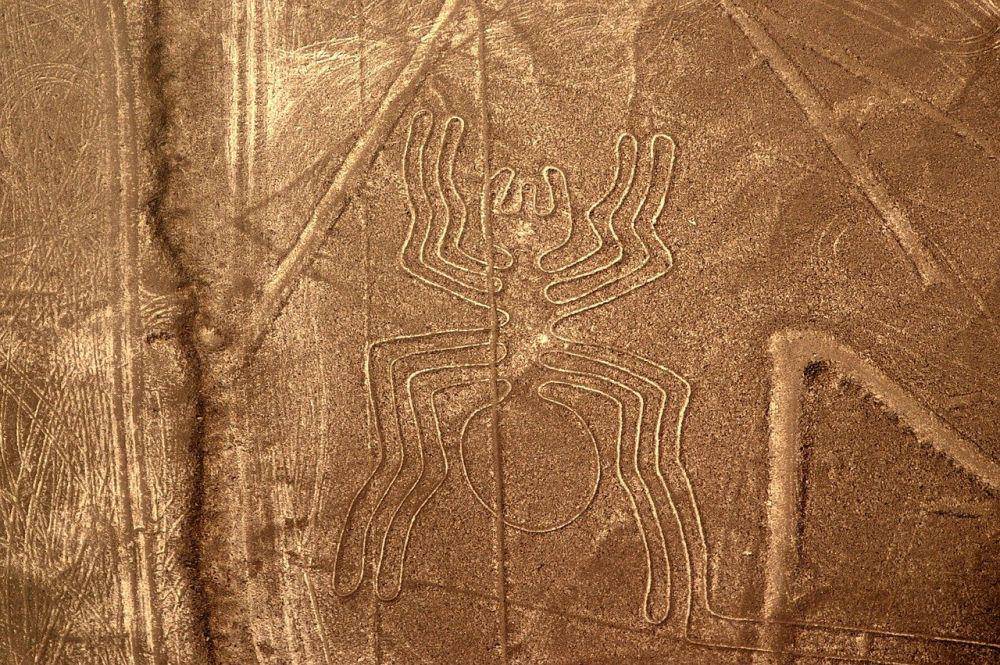 Foto "garis Nazca" berbentuk laba-laba di Peru. Sumber: Pixabay.com/monikawl999