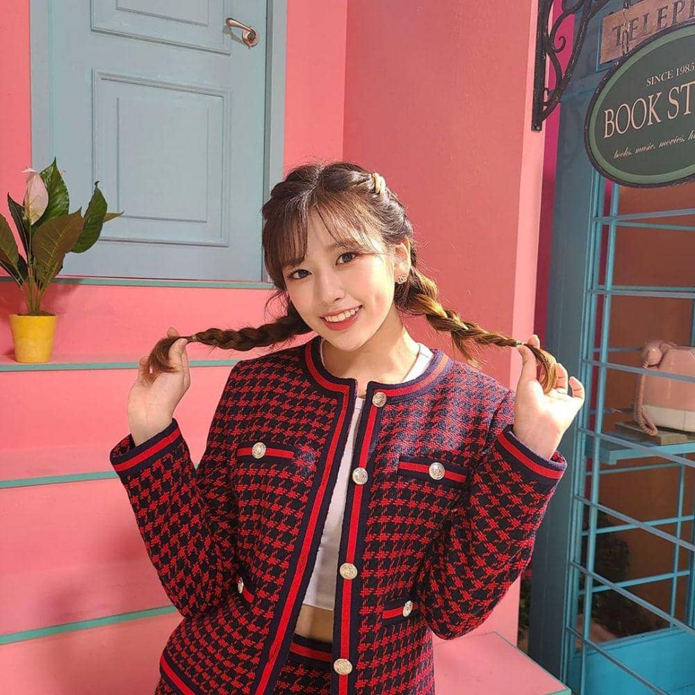 instagram.com/official_izone