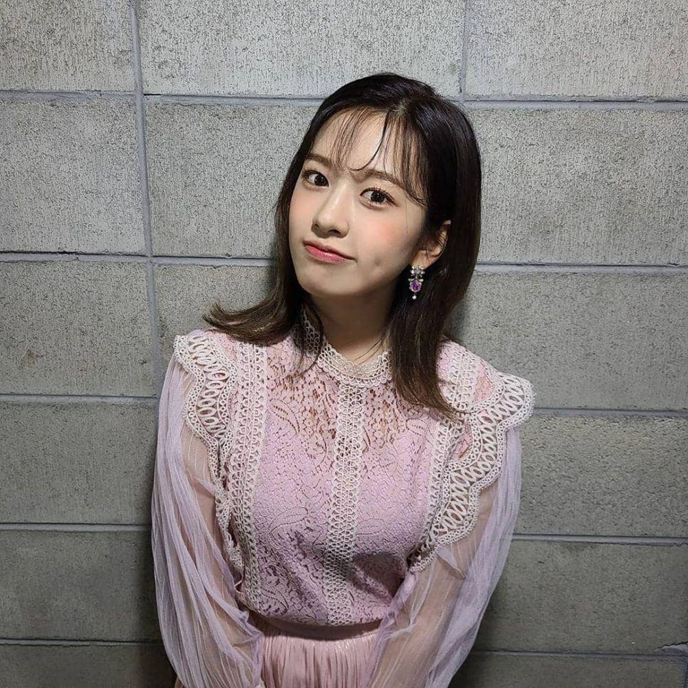 instagram.com/official_izone