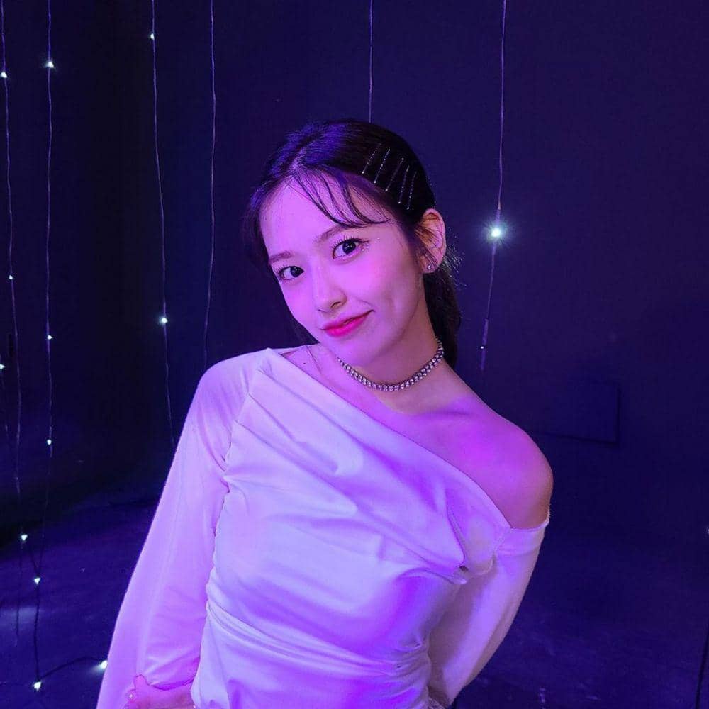 instagram.com/official_izone