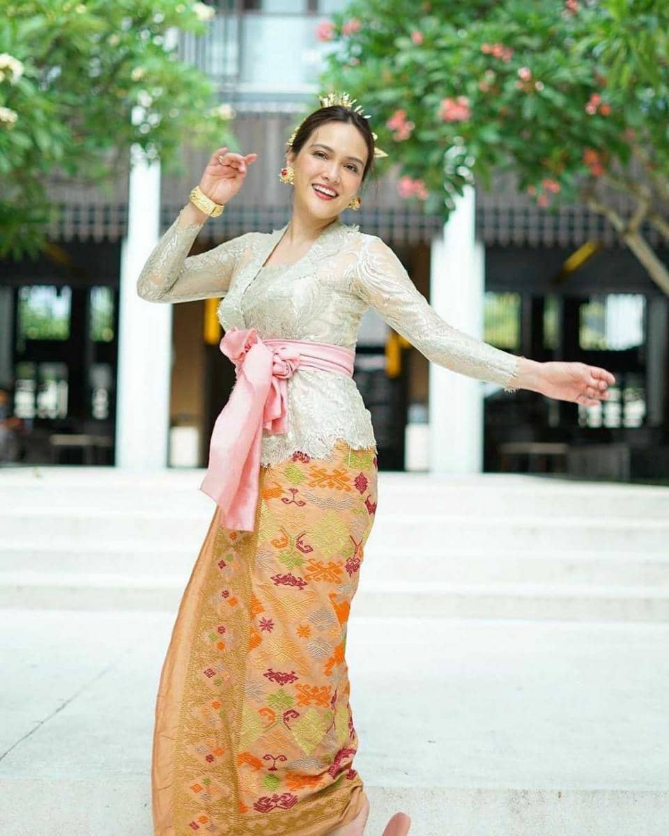 instagram.com/shandyaulia