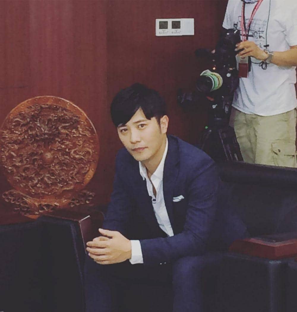 Akto Jin Goo (instagram.com/actor_jingoo)