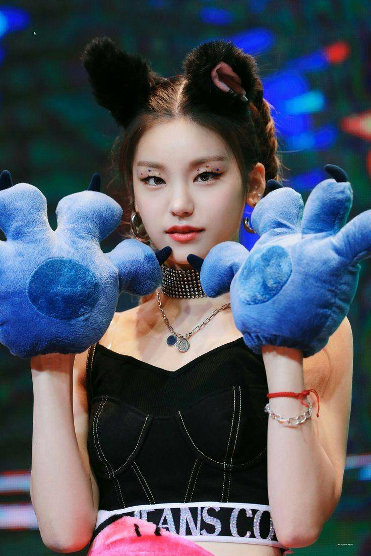 twitter.com/lunayeji