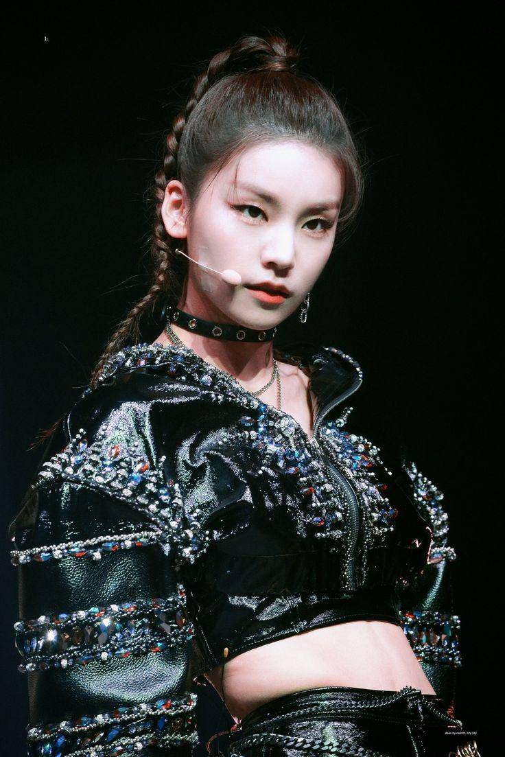 twitter.com/lunayeji