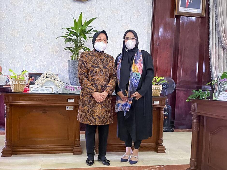 Pansus Banjir DPRD DKI Jakarta bertemu dengan Wali Kota Surabaya Tri Rismaharini (Dok. IDN Times/Istimewa)