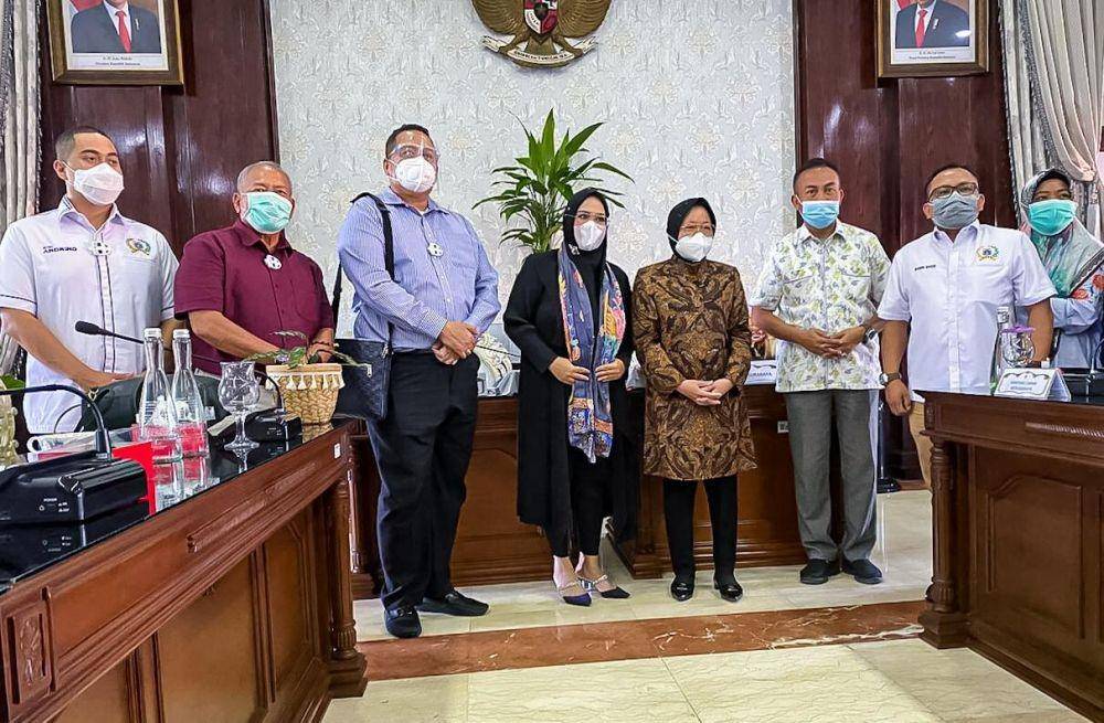 Pansus Banjir DPRD DKI Jakarta bertemu dengan Wali Kota Surabaya Tri Rismaharini (Dok. IDN Times/Istimewa)