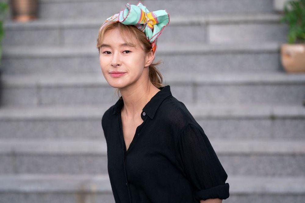 9 Potret Ye Ji Won, Ahjumma Kocak di KDrama 'Do Do Sol Sol La La Sol'