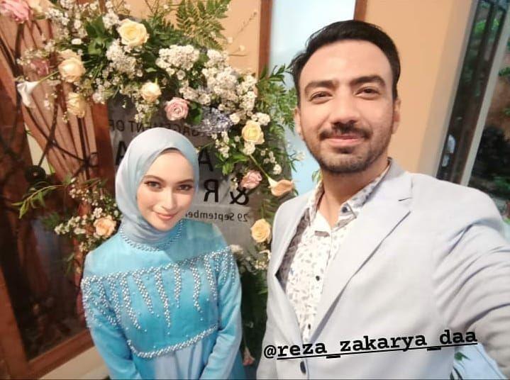 Jalani Taaruf, 10 Potret Romantis Reza D'Academy dan Calon Istri