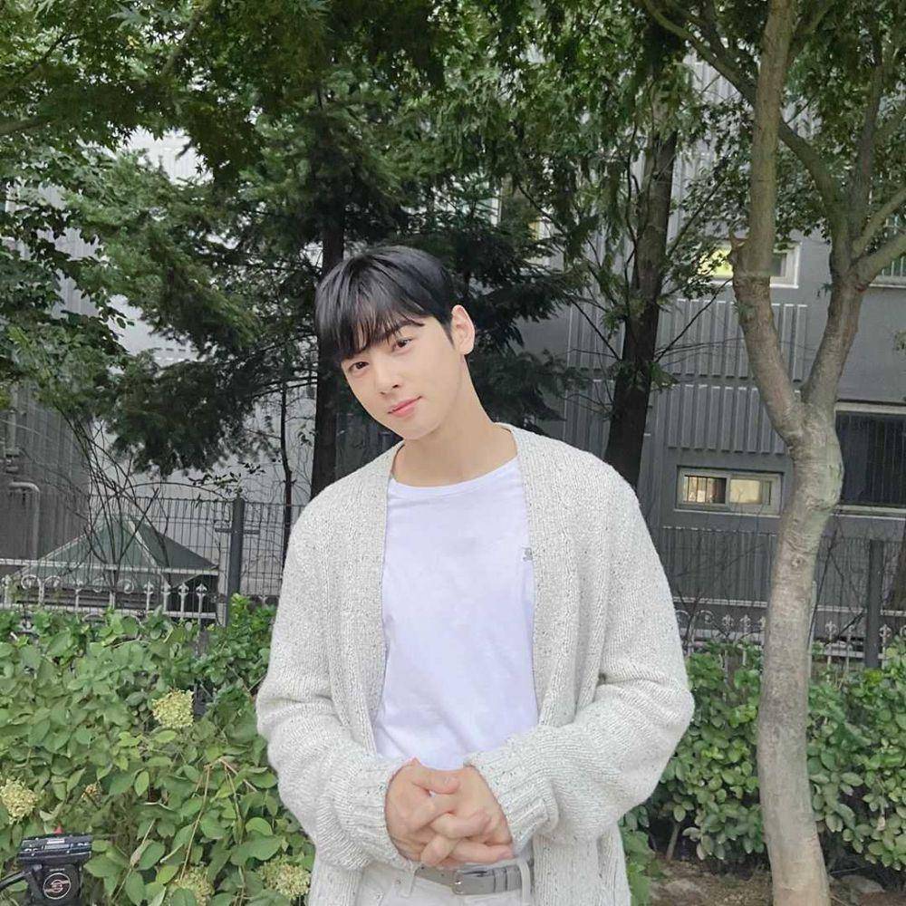 Instagram.com/eunwo.o_c