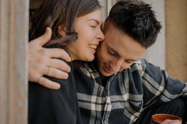 5 Cara Membiasakan Saling Minta Maaf dalam Hubungan Tanpa Pakai Gengsi