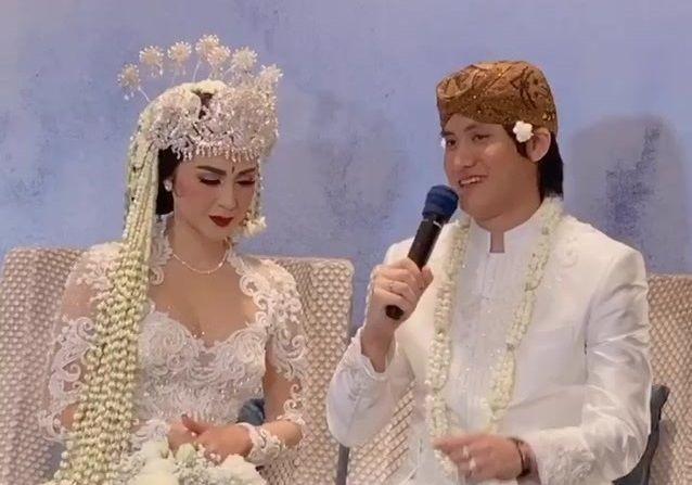 Sebut Vicy Melanie Wanita Luar Biasa, 5 Fakta Pernikahan Kevin Aprilio