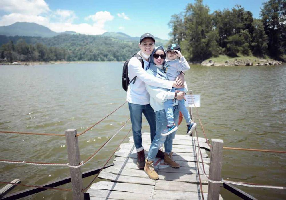 Sayang Keluarga, 10 Potret Bukti Rionaldo Stokhorst Family Man Banget