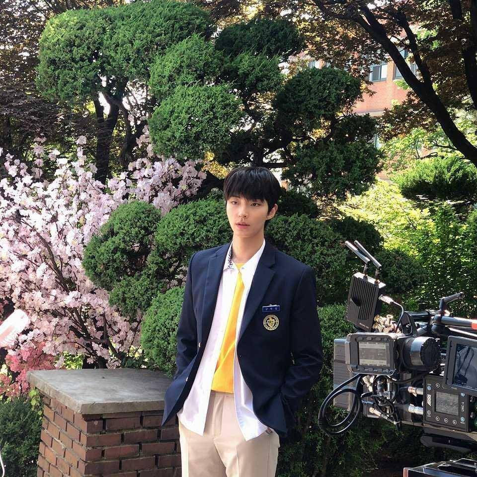 Hwang In Yeop (instagram.com/hi_high_hiy)