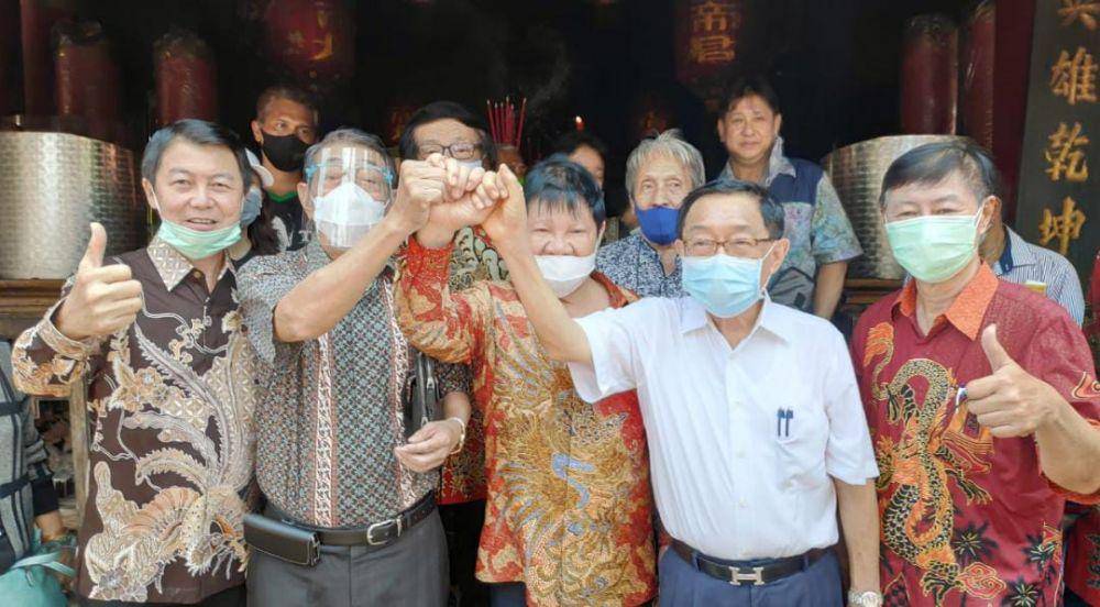 Tiga tokoh yang mendamaikan kedua kubu yang berselisih. IDN Times/Imron