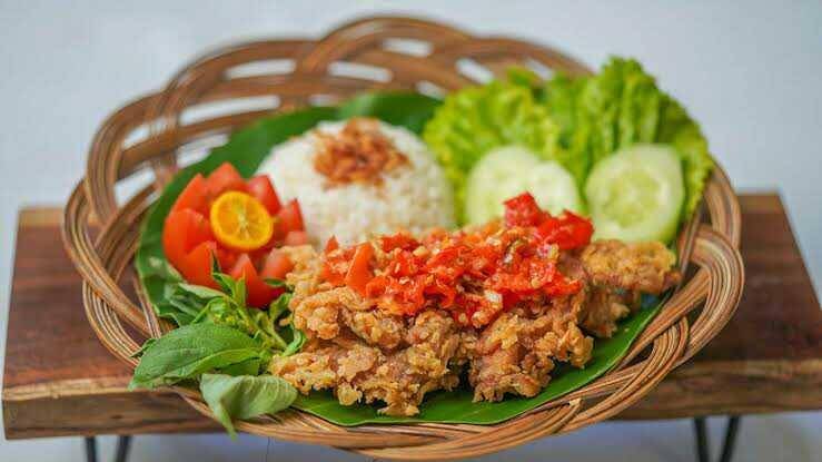 ilustrasi ayam geprek (youtube/dapur fithry)