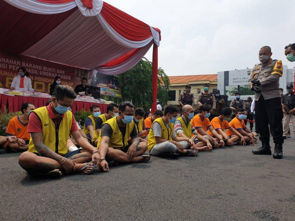 Para tersangka kasus narkoba yang ditangkap Polrestabes Surabaya. IDN Times/Dok istimewa